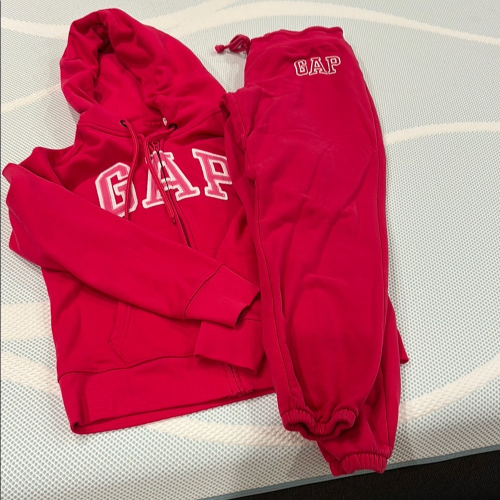 GAP women’s pink Sweatpants